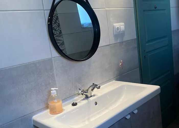 Julesence Apartament Lesencetomaj